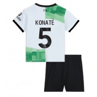 Otroški Nogometni dresi Liverpool Ibrahima Konate #5 Gostujoči 2023-24 Kratek Rokav (+ Kratke hlače)